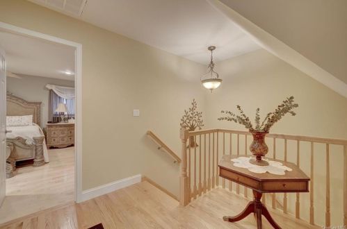 339 Clove Rd, Monroe NY 10950-4754 exterior