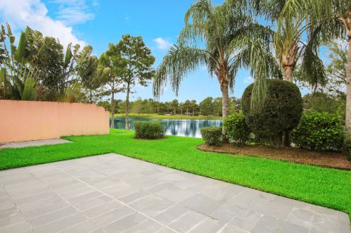 11269 Northland Dr, Fort Pierce FL 34987-1942 exterior