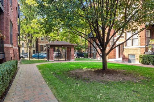 2707 Mildred Ave, Chicago IL 60614-1417 exterior