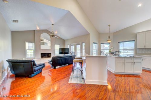 2006 Sykes Crk Dr, Merritt Island FL 32953-3065 exterior