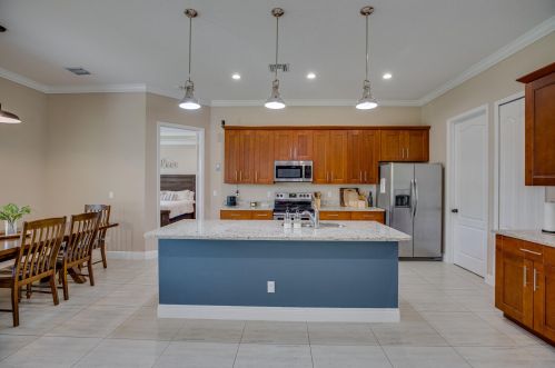 650 Mccullough Ave, Fort Pierce FL 34953-3918 exterior