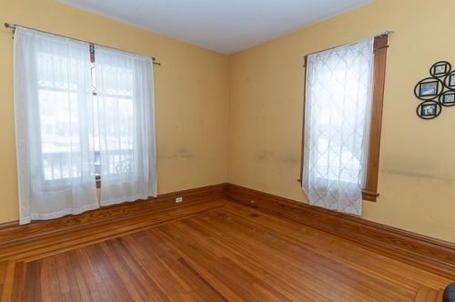 905 Tappan St, Bull Valley IL 60098-2451 exterior