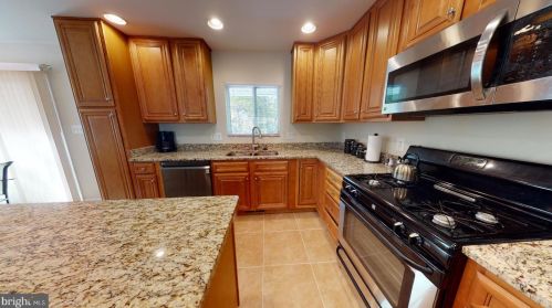 7500 Fordson Rd, Alexandria VA 22306-2222 exterior