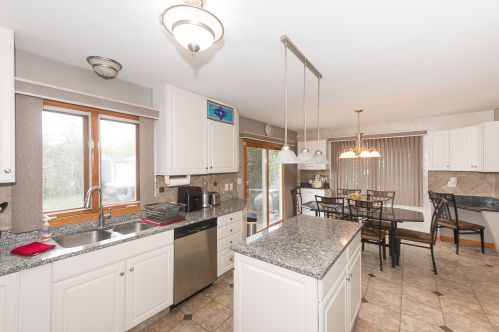 8236 Ainslie St, Chicago IL 60706-3067 exterior