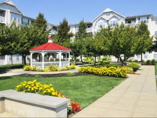 2001 Falls Blvd, Quincy MA  02169-8207 exterior