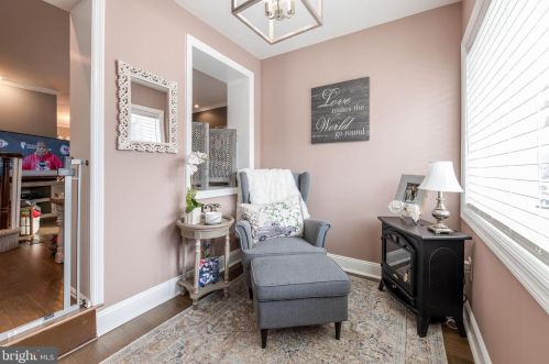 1011 Johnston St, Philadelphia PA 19145-4715 exterior