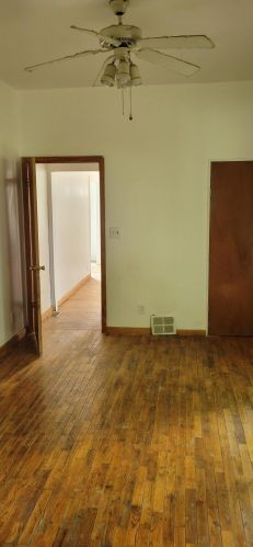 230 Michigan Ave, Three Rivers MI 49093-2122 exterior