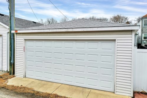 2311 Lunt Ave, Chicago IL  60645-4712 exterior