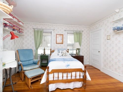 214 Langley Rd, Newton MA 02459-2357 exterior