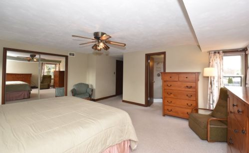 4902 Kinnickinnic Riv Pkwy, Milwaukee WI 53219-3277 exterior