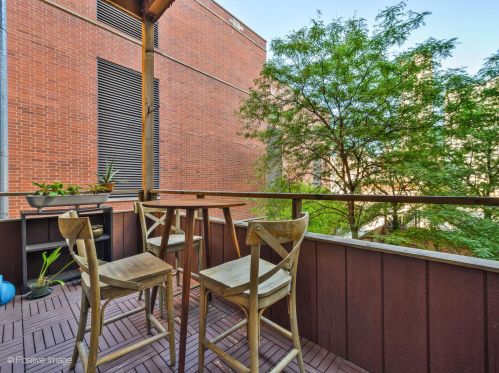 420 Grand Ave, Chicago IL 60612-1144 exterior