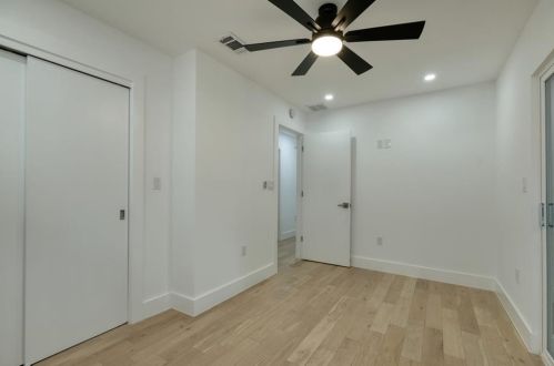 1113 Estes Ave, Austin TX 78721-2629 exterior