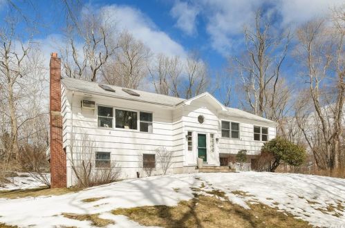 1 Long Pond Rd, Armonk NY 10504-2626 exterior