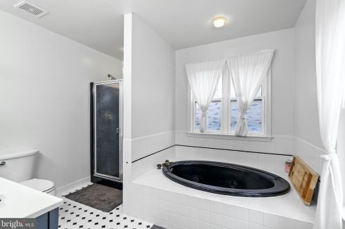 1690 Heather Ln, Huntingtown MD 20639-4109 exterior