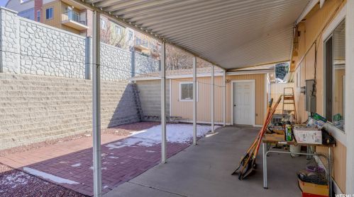 178 Alta Vw Way, Sandy UT 84070-3258 exterior