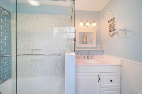 148 Norwalk Rd, Norwalk CT 06850-4406 exterior