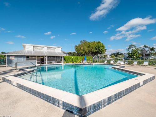 3373 Timberwood Cir, Naples FL 34105-5609 exterior