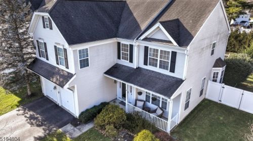 29 Musky Ridge Dr, Hackettstown, NJ 07840-1750