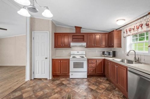 3828 Eliza St, Pittsburgh PA 15122-2033 exterior