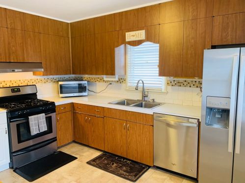 1316 Ash St, Waukegan IL 60085-1832 exterior