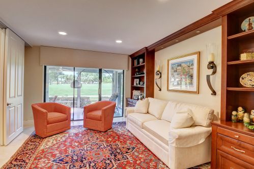 30 Gln Dr, Boynton Beach FL 33436-6208 exterior