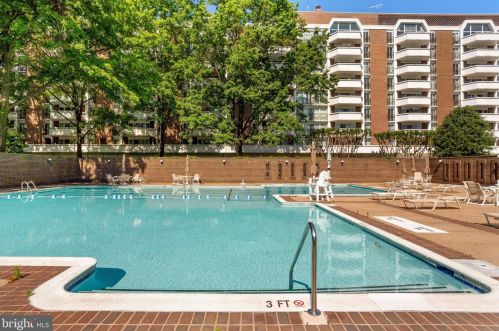 700 7th St, Washington DC  20001-3716 exterior