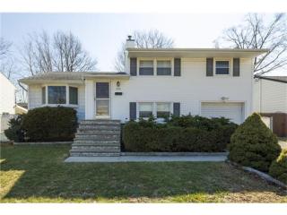 13 Burnham Dr, Perth Amboy, NJ 08863-1001