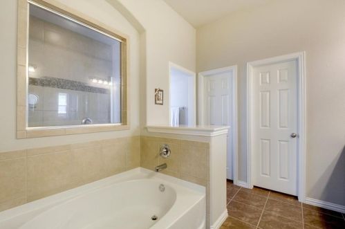 829 Catalina Ln, Austin TX 78737-4715 exterior