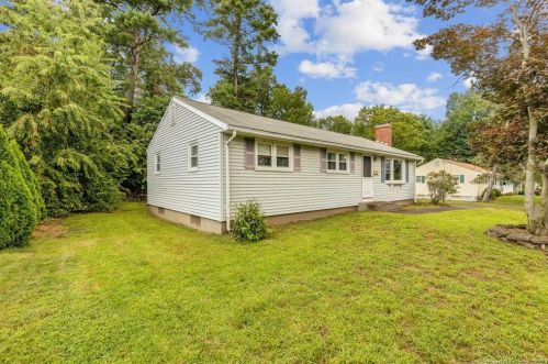 7 Cora St, Enfield CT 06082-5119 exterior