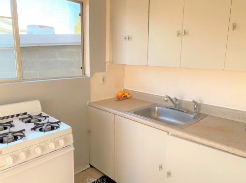 2630 L St, Bakersfield CA 93304-3045 exterior