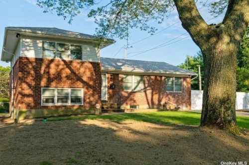 480 Commack Rd, Commack NY  11725-5011 exterior