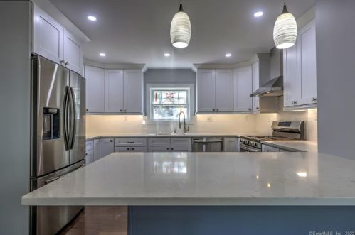 27 Myrtle St, Norwalk CT 06855-1314 exterior