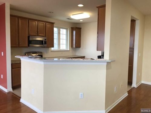 2301 Gatherings Dr, Paterson NJ  07508-1383 exterior