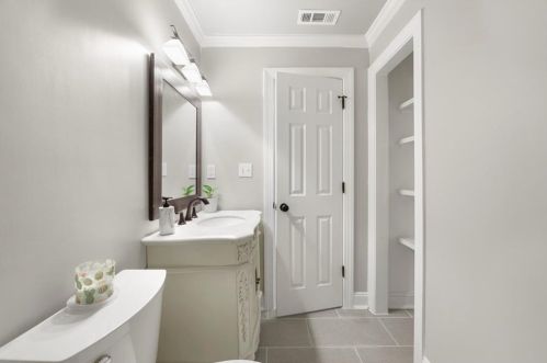 484 Dot Dr, Atlanta GA 30349-2703 exterior