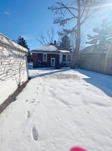 1105 Pr Ave, Joliet IL 60435-6022 exterior