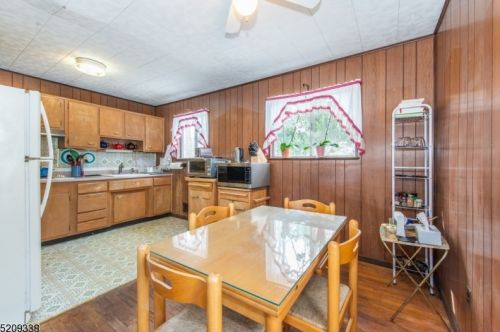 33 Columbia St, Wharton NJ 07885-2435 exterior