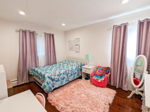 12 Kenswick Ln, Huntington Station NY 11746-2805 exterior