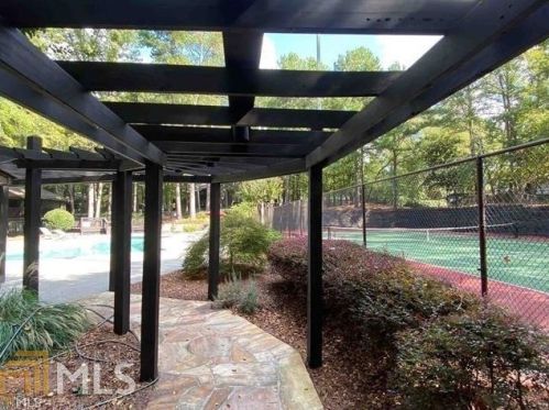 1702 Cumberland Ct, Smyrna GA 30080-8660 exterior