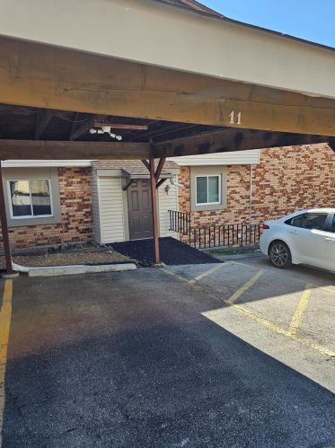 1251 Guelbreth Ln, Saint Louis MO 63146-5714 exterior