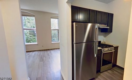 90 Tiffany Blvd, Newark NJ  07104-2439 exterior