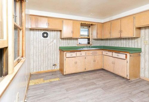 3612 63, Milwaukee WI 53210-1426 exterior