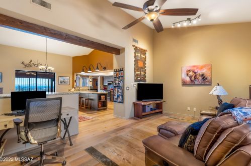 6822 Table Mtn Rd, Tucson AZ 85718-1328 exterior