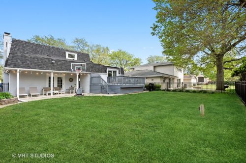 6912 Minnetonka Ave, Chicago IL 60646-1517 exterior