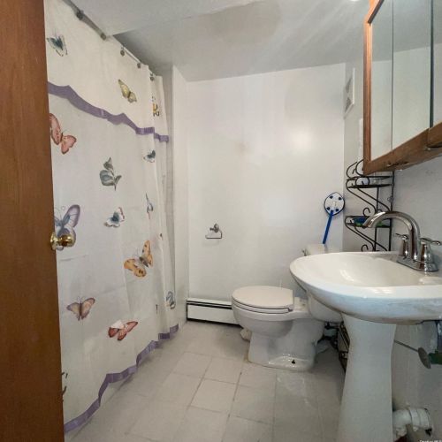 7 Applegate Dr, Central Islip NY  11722-1901 exterior