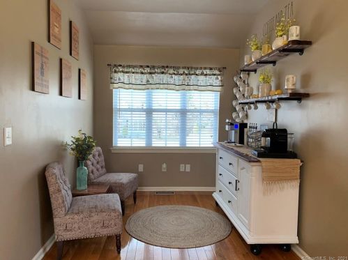 33 Magnolia Ct, Torrington CT 06790-2666 exterior