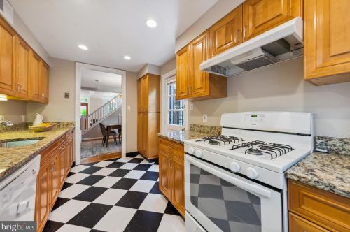 435 5 St, Washington DC 20003-2052 exterior