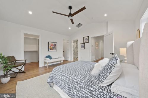 2706 Valley Dr, Alexandria VA  22302-2845 exterior