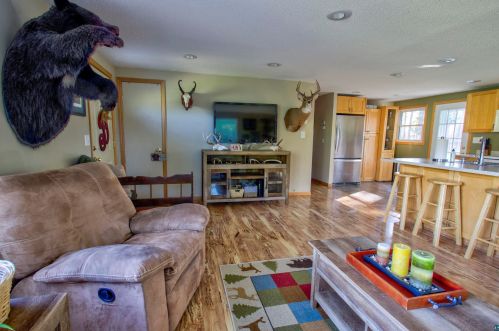 1438 Hwy 120, Ely MN 55731-8217 exterior