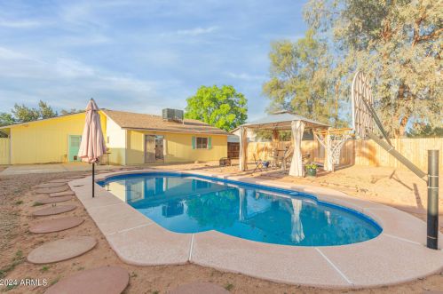 1317 Chilton St, Chandler AZ 85224-1318 exterior