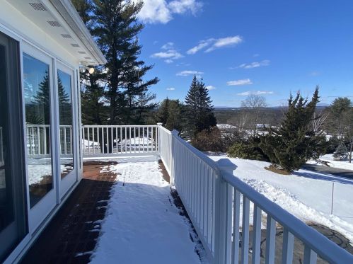 2 Fairview Dr, Concord NH 03301-6917 exterior